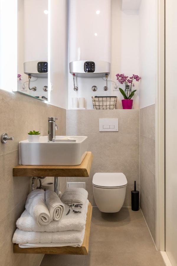 Apartma Promenade **** *